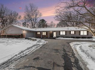 5582 Fieldston Ct, Bloomfield Hills, MI