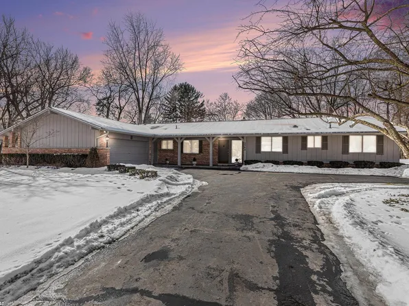 5582 Fieldston Ct, Bloomfield Hills, MI 48301