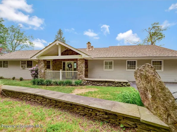 414 State Route 2067, Clifford Township, PA 18470