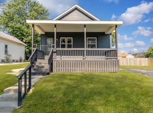 847 Oliver Ave, Aurora, IL 60506