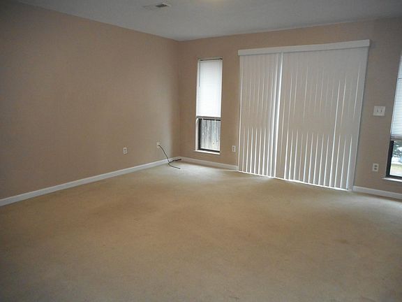 4th image of 1111 East Dr APT D