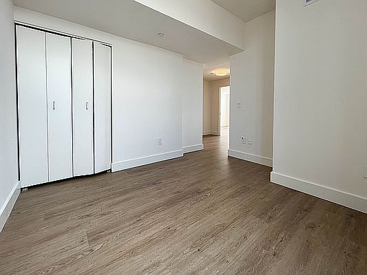 4th image of 477 W 57th St #6N