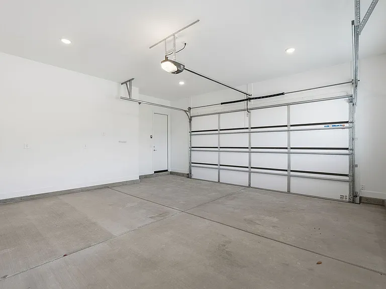 293 E Jasper Ct — Photo 36