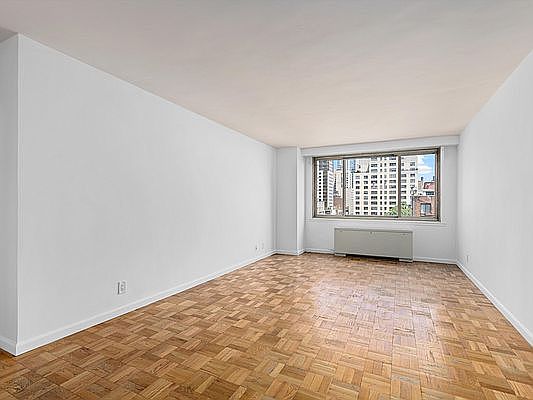 3rd image of 401 E 86th St APT 8L