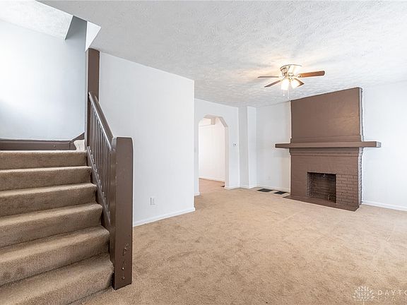 4th image of 921 Lexington Ave