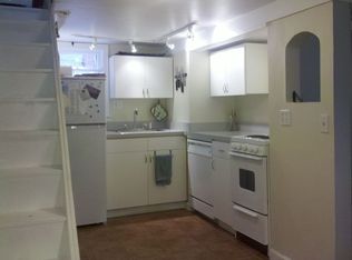 7045 Oak St, Chagrin Falls, OH 44022