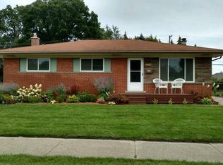 26252 Wexford Rd, Warren, MI 48091