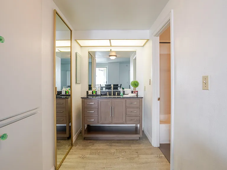 321 S San Vicente Blvd #505 — Photo 21