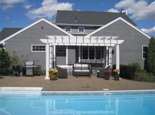 5 Swan Cir, Shrewsbury, MA 01545