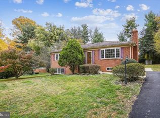 9545 Bel Glade St, Fairfax, VA 22031