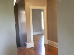 709 1/2 N Evans St, Bloomington, IL 61701