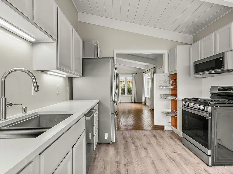 812 Edgemar Ave — Photo 11