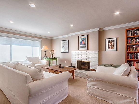 3rd image of 8916 Oakmont Drive