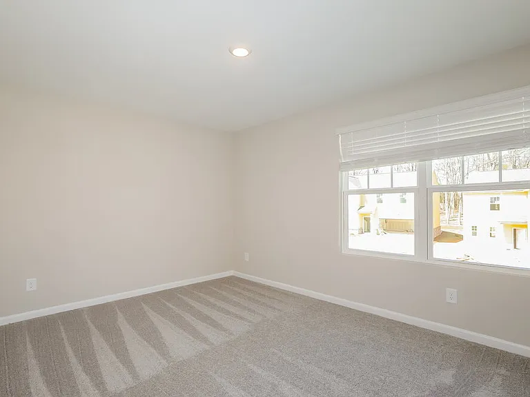 637 Knightsbridge Ln — Photo 14