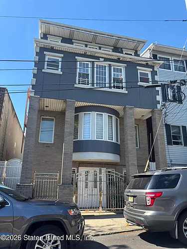 12 Clinton St #3 Photo 1