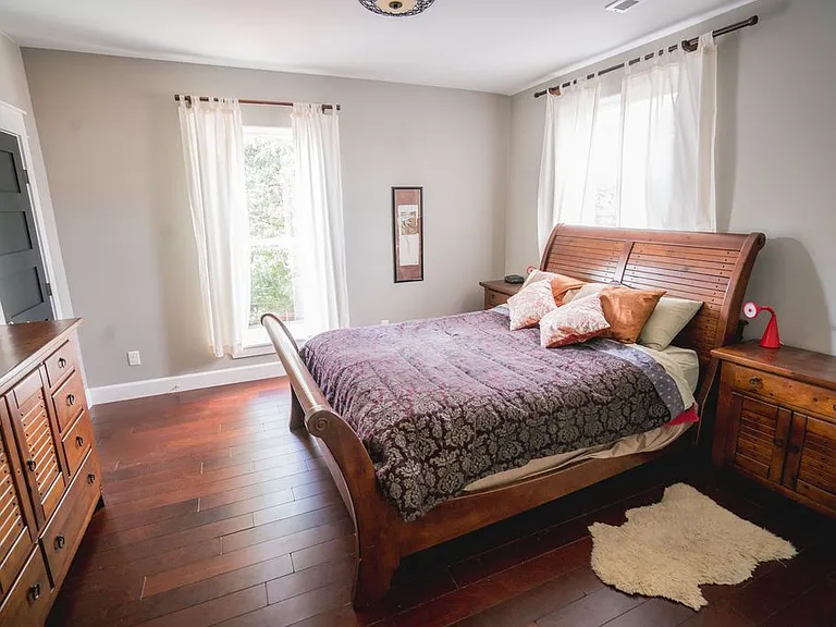 2300 N Vine St — Photo 19