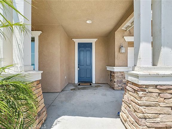 3rd image of 906 Sparrow Way