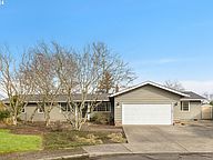 9841 SE Grant St, Portland, OR 97216 | Zillow