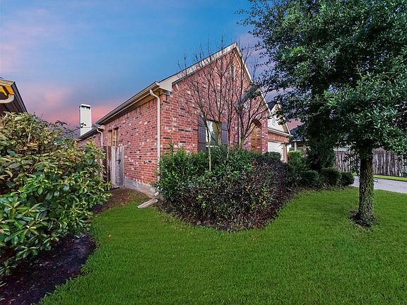 5th image of 2831 Walnut Crest Dr