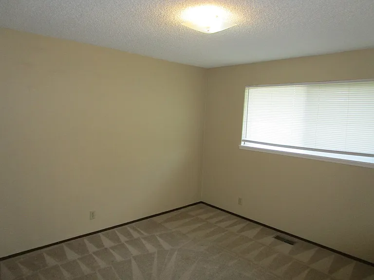 23212 NE Halsey St — Photo 10