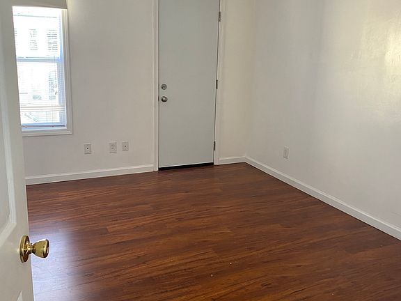 2nd image of 140 Kingston St