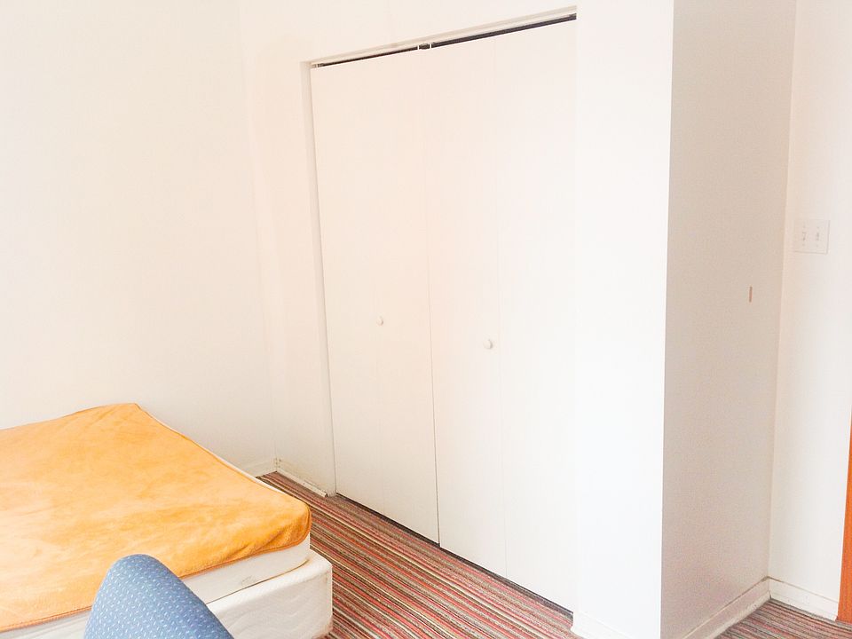 It comes with a full-size walk-in closet.