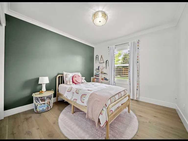 844 Sunset Dr — Photo 13