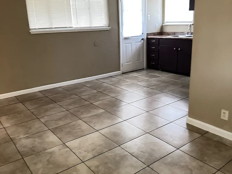 3007 Bobolink St — Photo 5