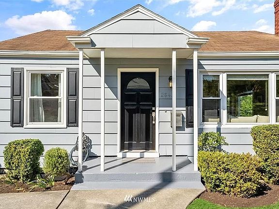 2nd image of 2643 31st Ave W