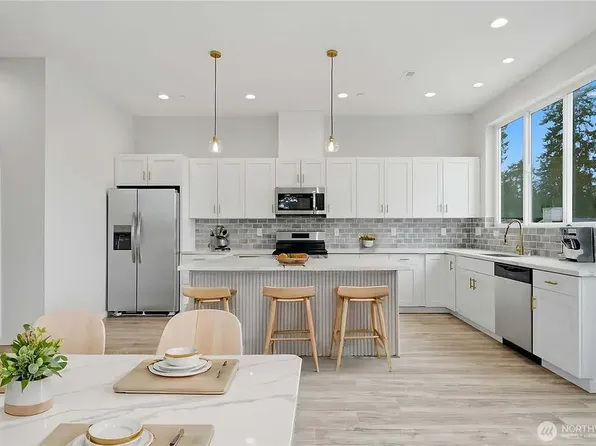 8029 238th St SW Unit C, Edmonds, WA 98026