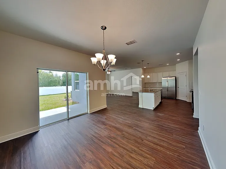 1379 Sky Lakes Dr — Photo 7
