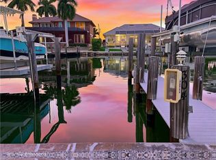 848 Collier Ct APT 304, Marco Island, FL 34145