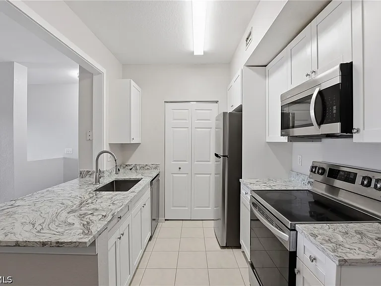 6321 Aragon Way #306 — Photo 13
