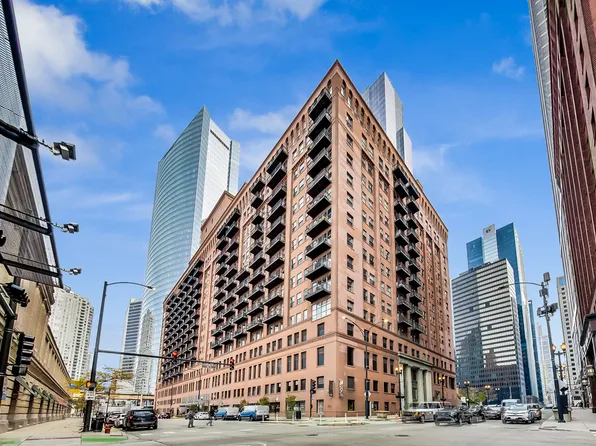165 N Canal St APT 815, Chicago, IL 60606
