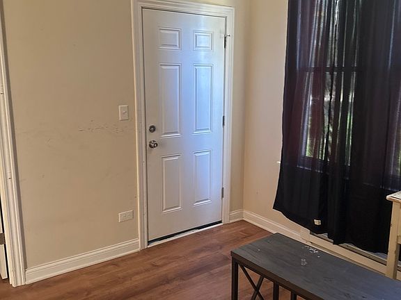 3rd image of 5026 S Rockwell St