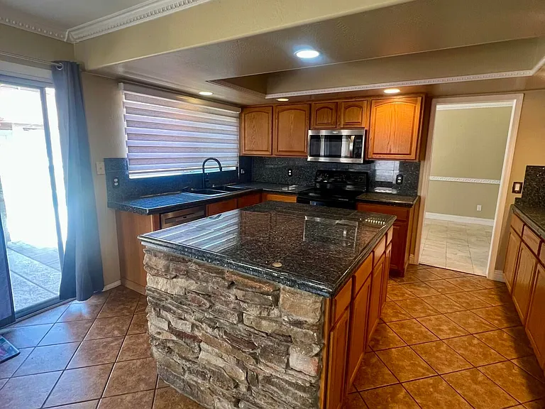 15854 W Boca Raton Rd — Photo 10