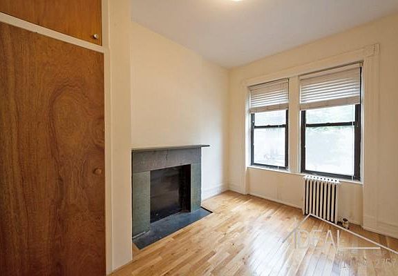 5th image of 42 Hicks St APT 2