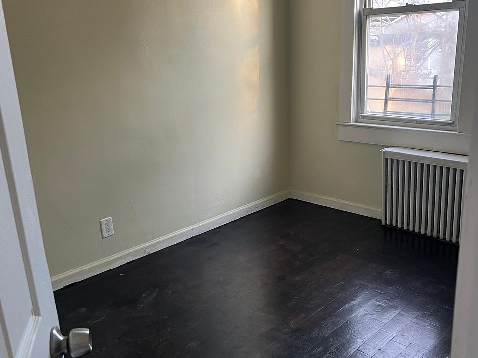 1st image of 108 Taft Ave APT 2