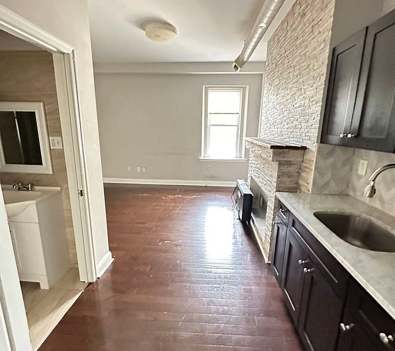 1st image of 1433 W Girard Ave #2F