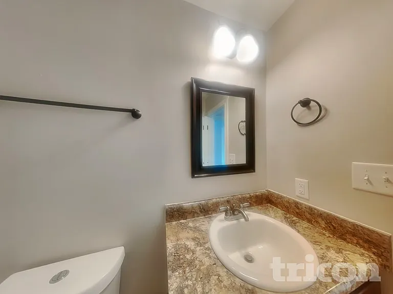 609 Hollow Crst — Photo 13
