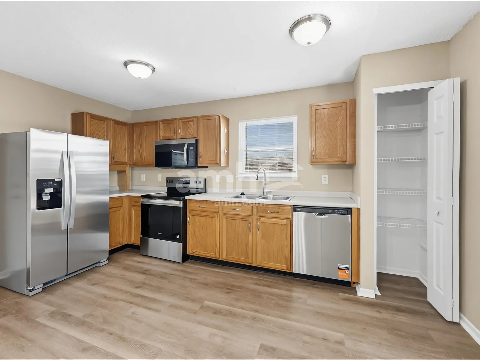 3 bed, 2.5 bath, 1508 sqft, $1,860 — Photo 4