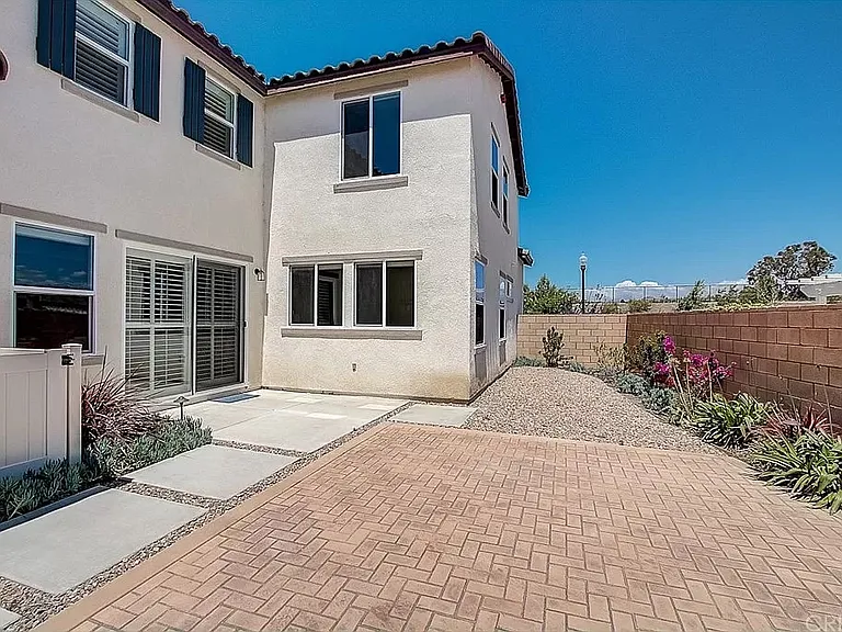 3594 Albion Dr — Photo 9