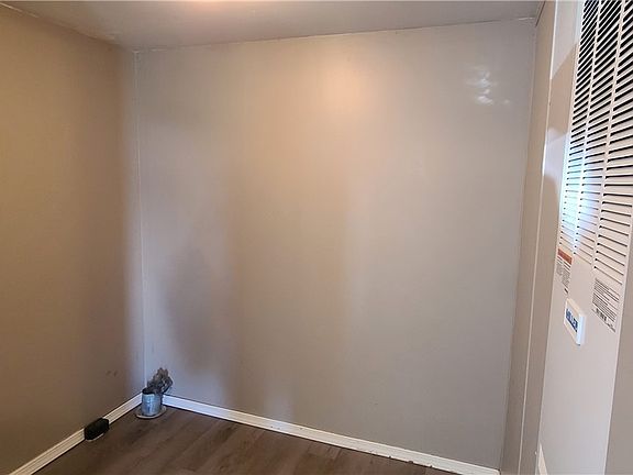 4th image of 360 S Main St #595