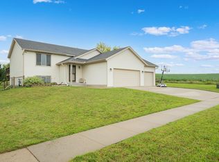 1440 Sunrise Dr NE, Pine Island, MN 55963