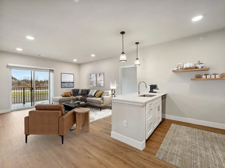 Two Bedroom - 2 Bed / 2 Bath - 1,109 Sq.Ft.