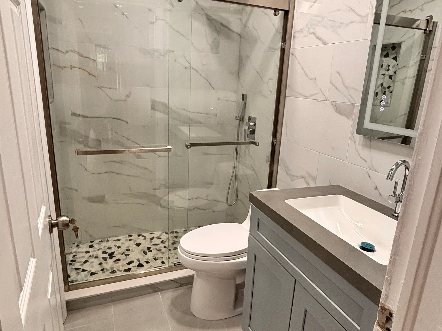 2 bed, 988 sqft, $2,500 — Photo 3