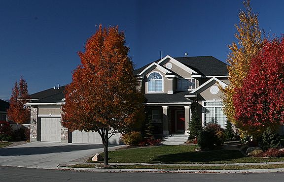 2nd image of 6442 S Mount Hood Dr