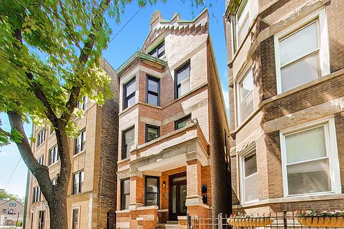 2132 N Oakley Ave #1 Photo 1
