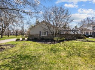 6656 Woodhawk Dr, Mayfield Heights, OH 44124