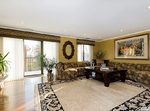 2nd image of 99 S Park Ave